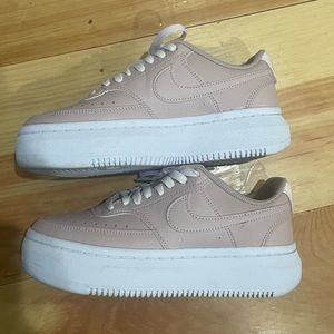 Nike Women’s court Vision Platform Sneaker